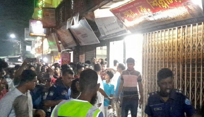 লক্ষ্মীপুরে ককটেল ফাটিয়ে স্বর্ণালংকার লুট, নিহত ১