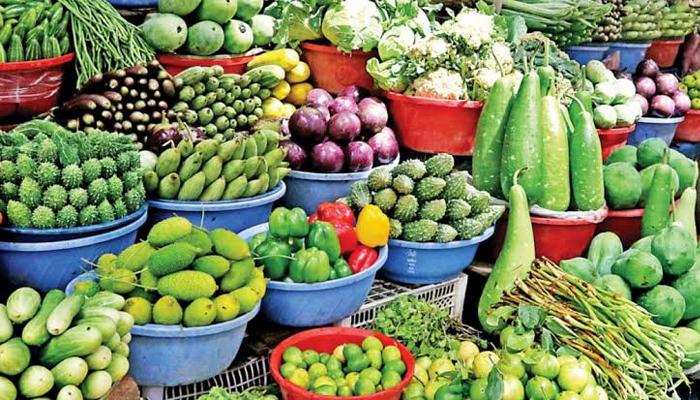 নিত্যপণ্যের দাম চড়া, ক্রেতারা হতাশ : বাজেটের প্রভাব!