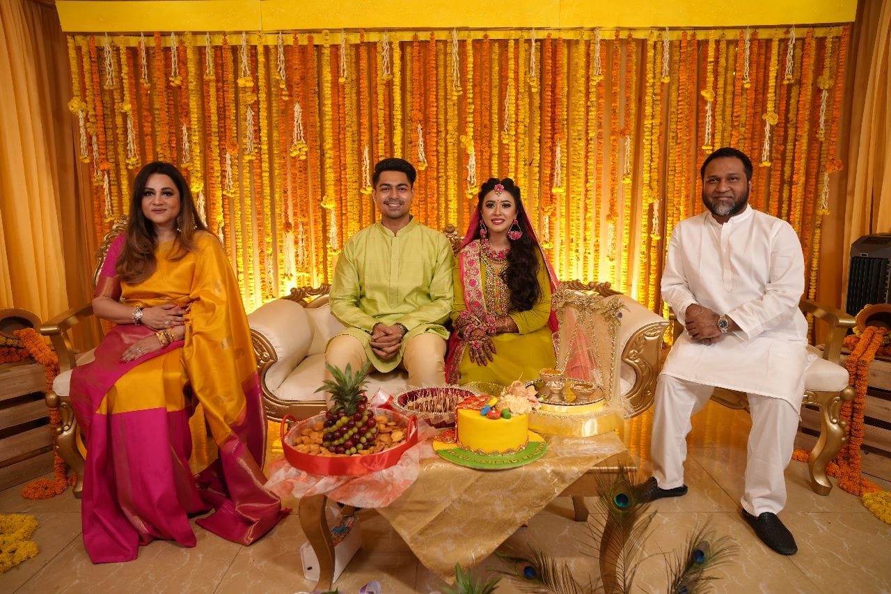টিএম পরিবারে ঐশীর অন্যরকম হলুদ সন্ধ্যা