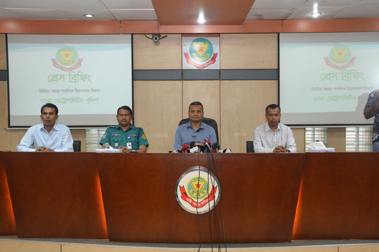 পর্দাশীল নারীর বেশে পকেটমার তারা