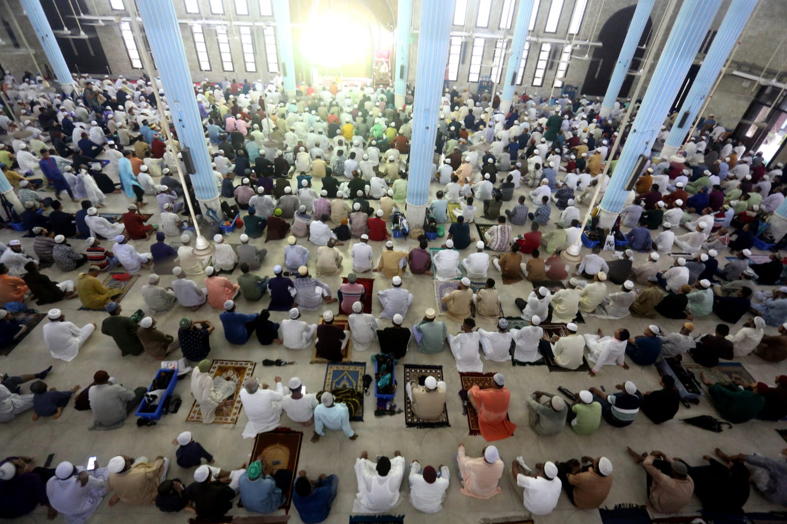 বায়তুল মোকাররমে ঈদের প্রথম জামাত অনুষ্ঠিত