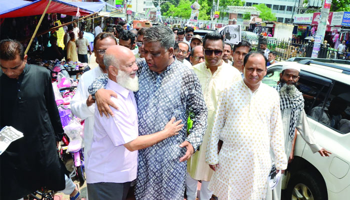 কেন্দ্রীয় নেতাদের নিয়ে বিরামহীন প্রচারণা
