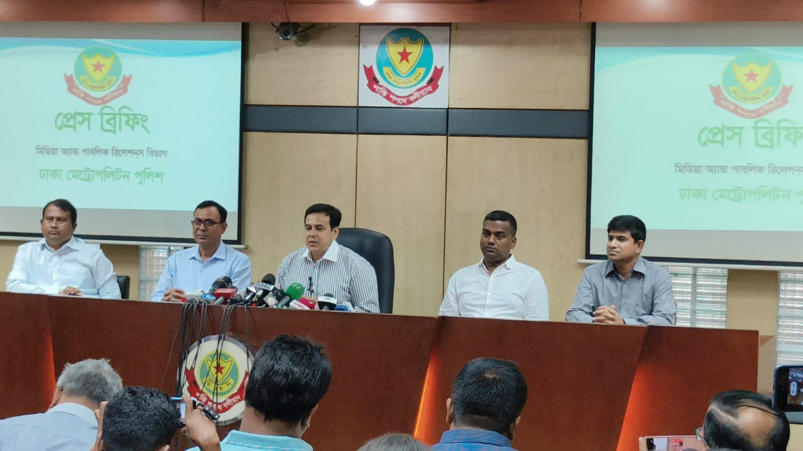 আল কায়েদার শীর্ষ নেতা ইজাজ কারগিলের স্ত্রী ছিলেন নাজনীন