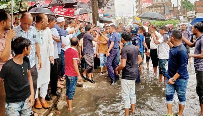বিভিন্ন স্থানে বিএনপির অবস্থান কর্মসূচিতে পুলিশের বাধা