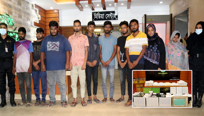 শনাক্ত করা দুরুহ জেনেই জাল স্ট্যাম্প তৈরি শুরু করে চক্রটি