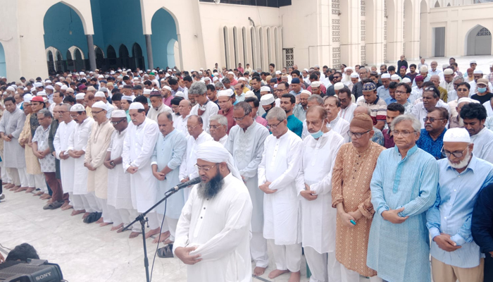 বায়তুল মোকাররমে সিরাজুল আলম খানের প্রথম জানাজা অনুষ্ঠিত