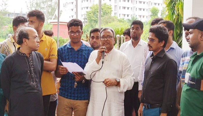 যবিপ্রবি’তে উপাচার্যের আশ্বাসে ছাত্রলীগের আন্দোলন স্থগিত