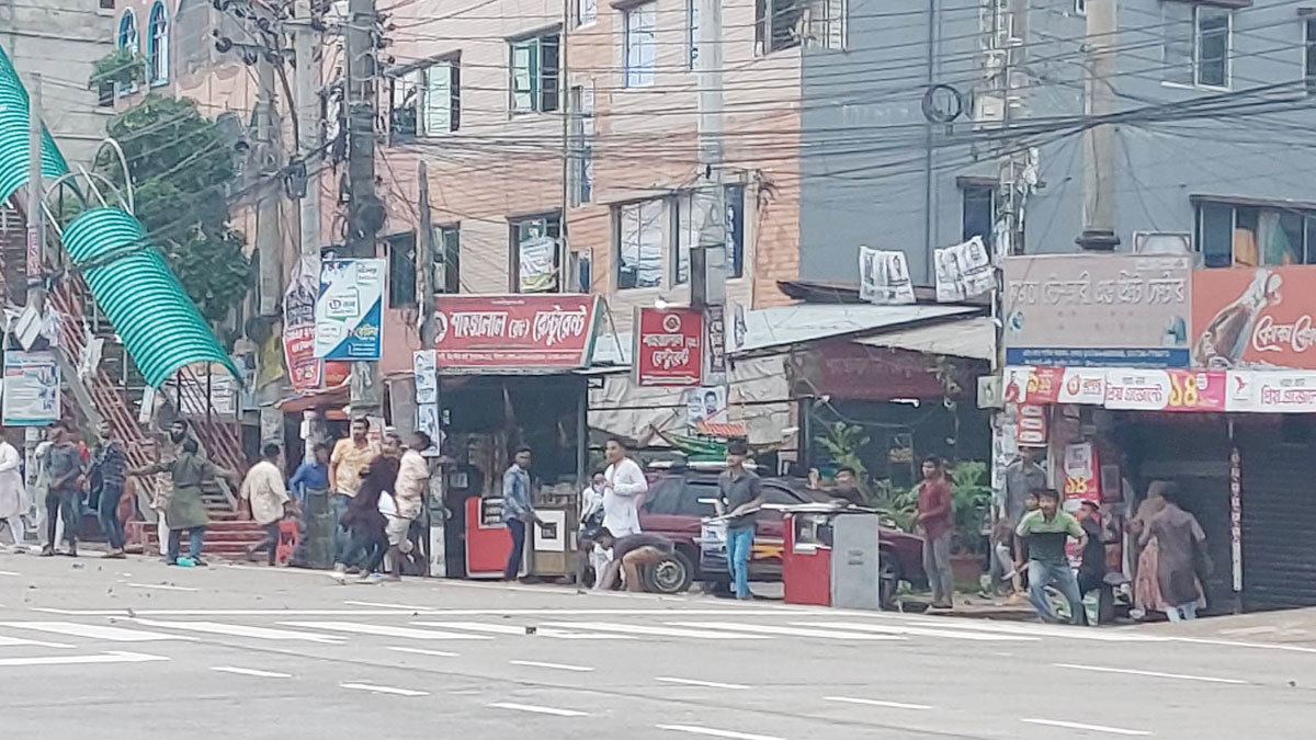 শাবিতে শিক্ষার্থী-এলাকাবাসীর সংঘর্ষ