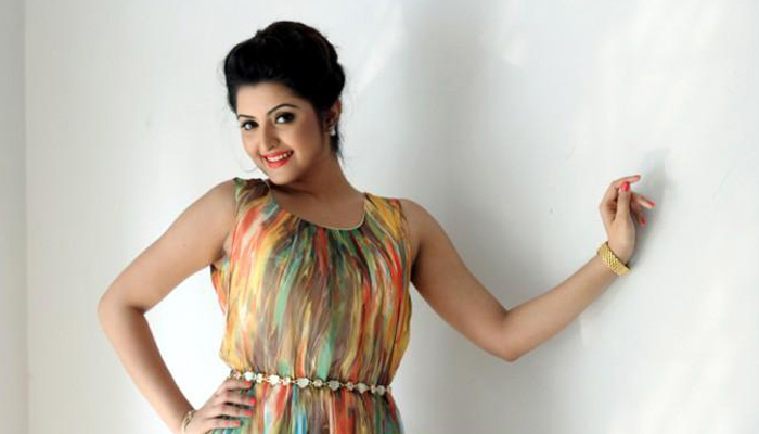 পরীর মুখে ‘রুচির দুর্ভিক্ষ’, ইঙ্গিত কার প্রতি