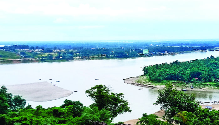 পাহাড়ি ঢলে ফের বাড়ছে নদীর পানি: শঙ্কিত হাওড়বাসী