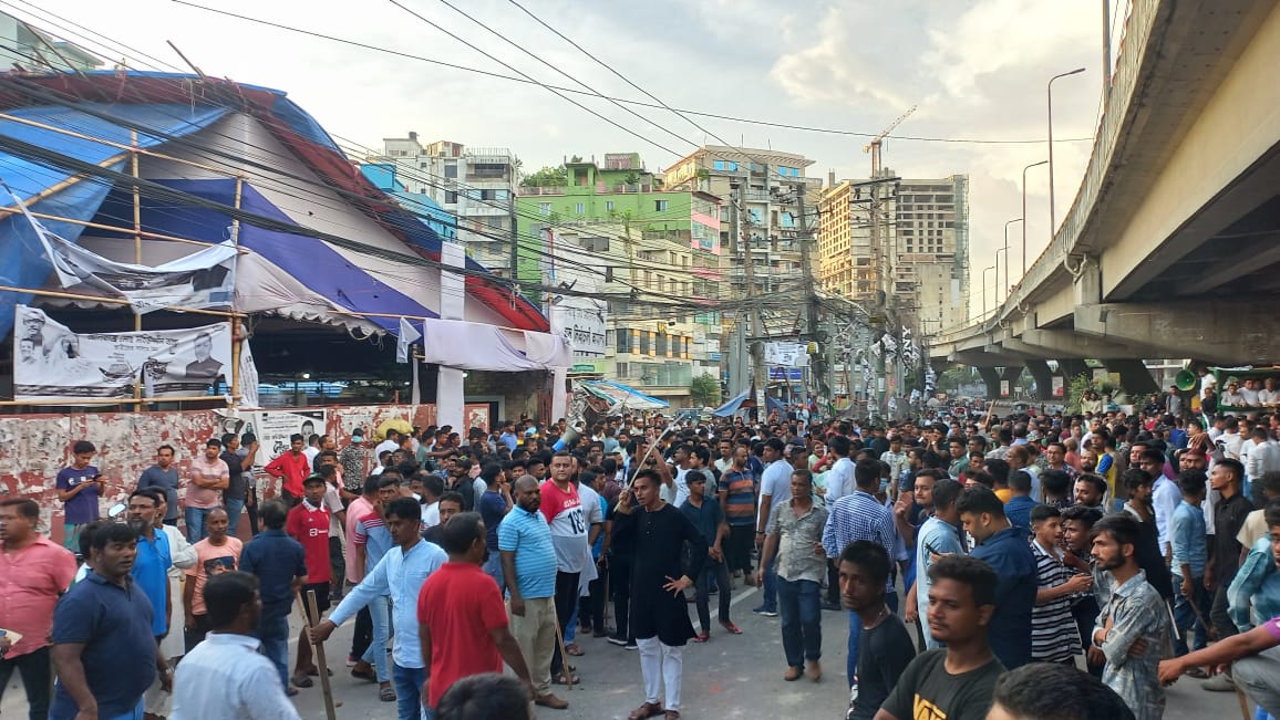 চট্টগ্রামে আ.লীগ প্রার্থীর নির্বাচনী কার্যালয় ভাঙচুর