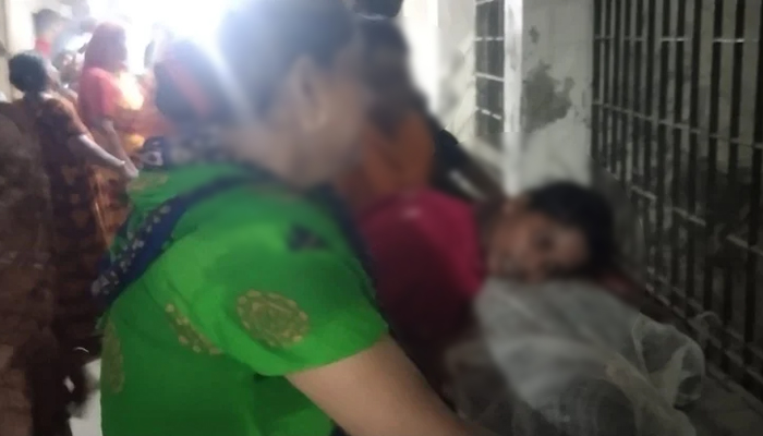 টঙ্গীতে দেয়াল ধসে নিহত ৩