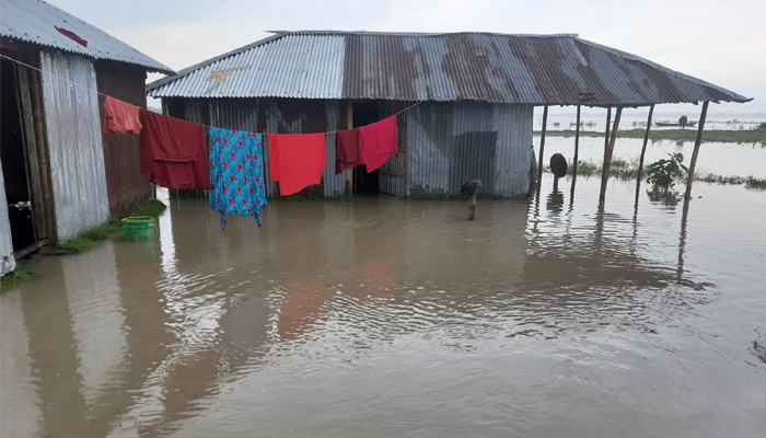 তিস্তায় বাড়ছে পানি, হাজারো মানুষ পানিবন্দী