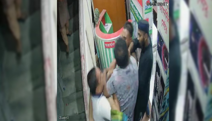 ক্লিনিকের ব্যবস্থাপককে অপহরণে বাধা, সাংবাদিকের ওপর হামলা