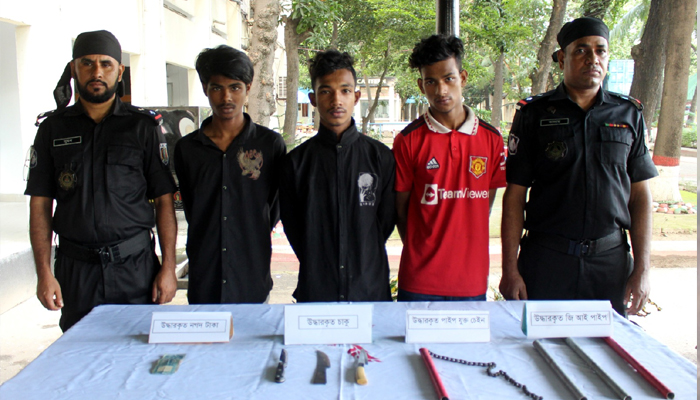 পিচ্চি জয় গ্রুপের তিনজন গ্রেপ্তার