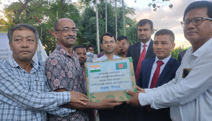 প্রধানমন্ত্রীকে আনারস পাঠালেন ত্রিপুরার মুখ্যমন্ত্রী