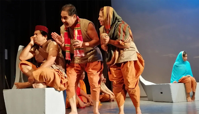হাজার নারীর গল্প বলল আমিনা সুন্দরী