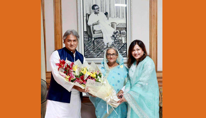 প্রধানমন্ত্রীর সঙ্গে সাক্ষাতে সস্ত্রীক গণভবনে আরাফাত