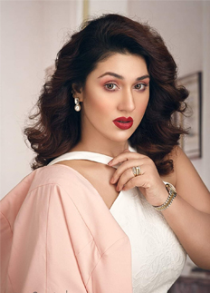 ‘আগের নায়িকারা কেউ কিন্তু শাকিবের বাচ্চার মা হননি’