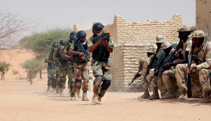 নাইজেরিয়ায় ৭ সেনাসহ ৩৪ জনকে গুলি করে হত্যা