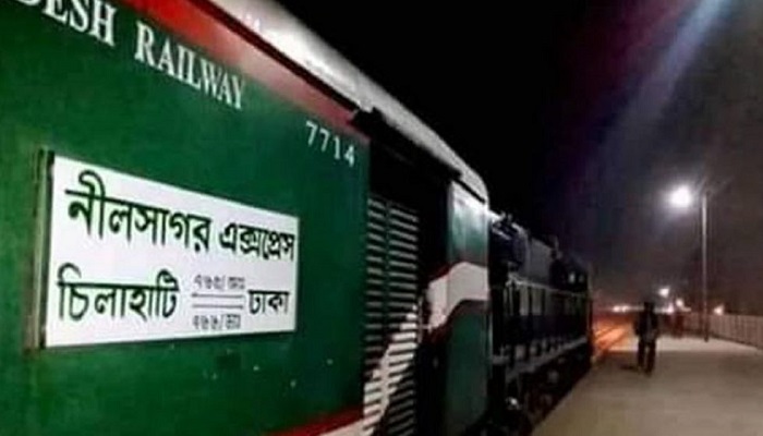 নীলসাগর ট্রেনের এসি কোচে আগুন, অল্পের জন্য রক্ষা