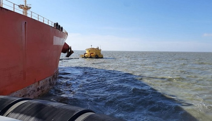 সমুদ্রের তলদেশ দিয়ে জ্বালানি সরবরাহ