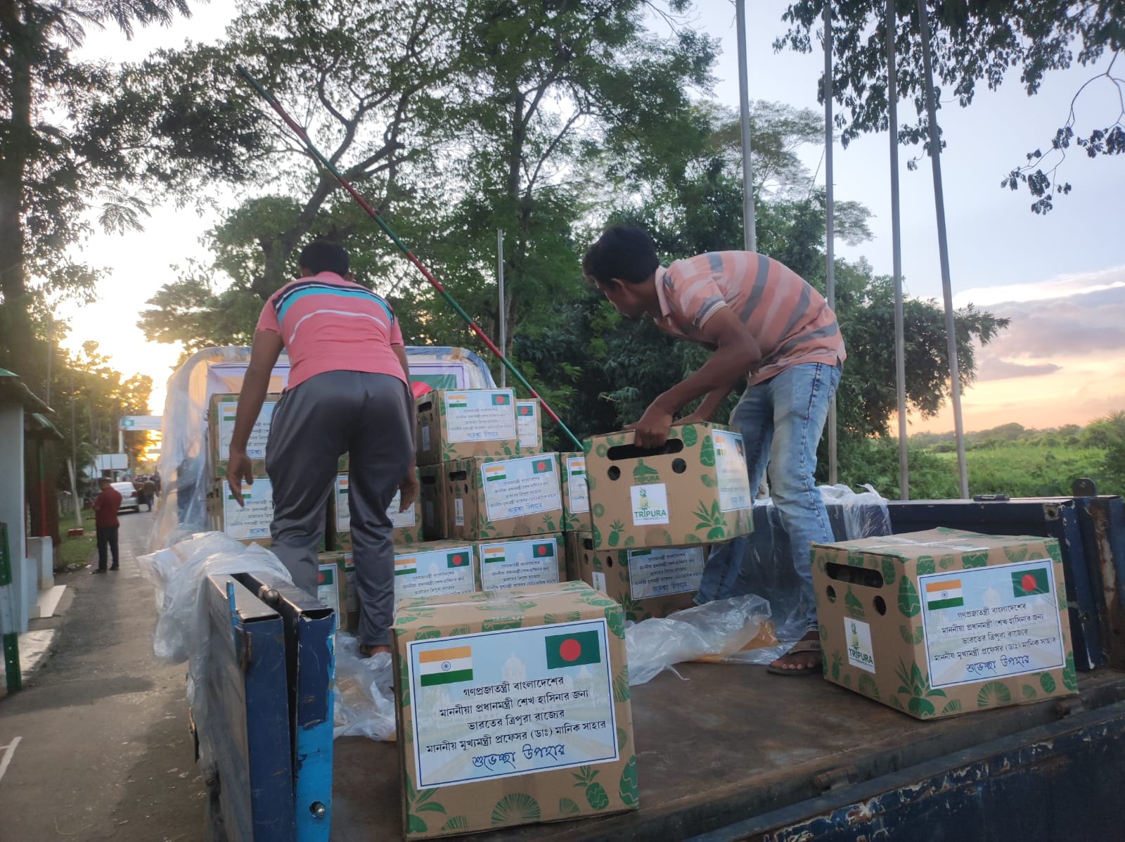 প্রধানমন্ত্রীকে আনারস পাঠালেন ত্রিপুরার মুখ্যমন্ত্রী