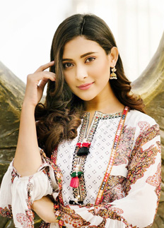 মুগ্ধতা ছড়াচ্ছেন মেহজাবীন