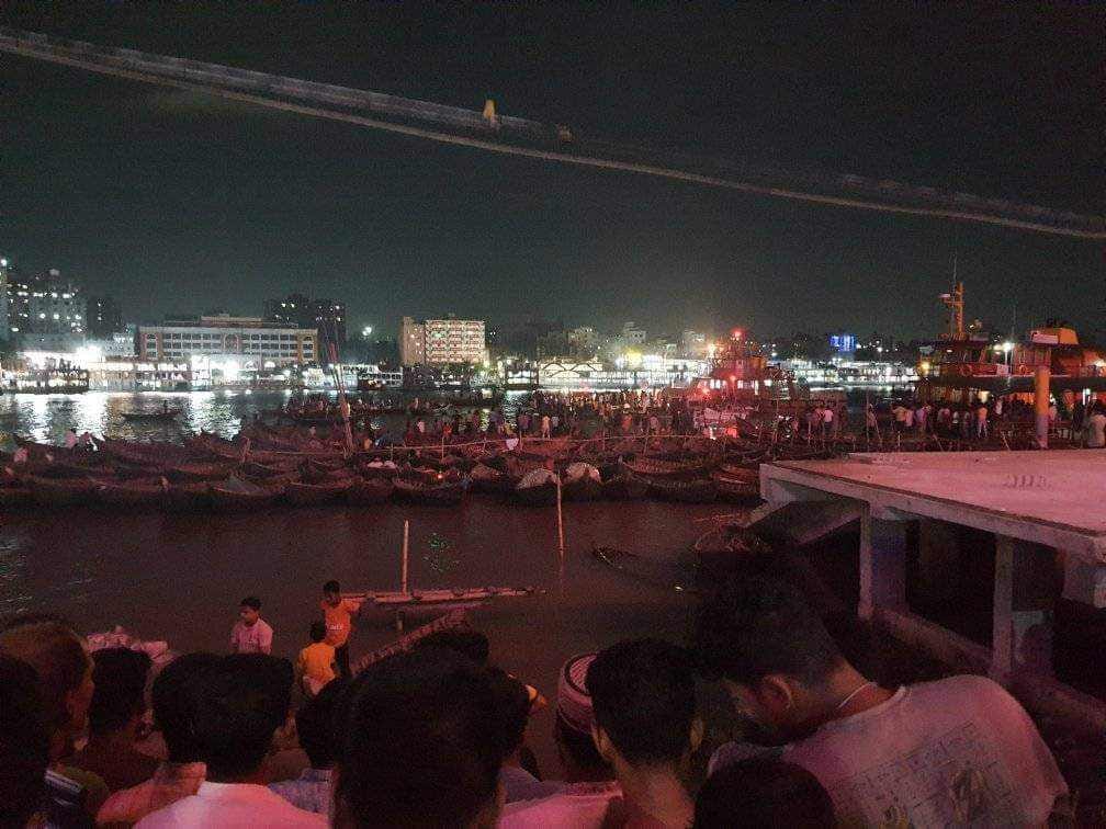 বুড়িগঙ্গায় ওয়াটার বাসডুবি, ৩ জনের মরদেহ উদ্ধার, নিখোঁজ ৩৫