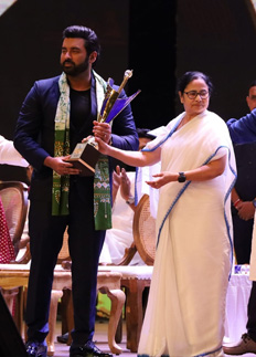 ‘মহানায়ক’ সম্মানে ভূষিত যারা