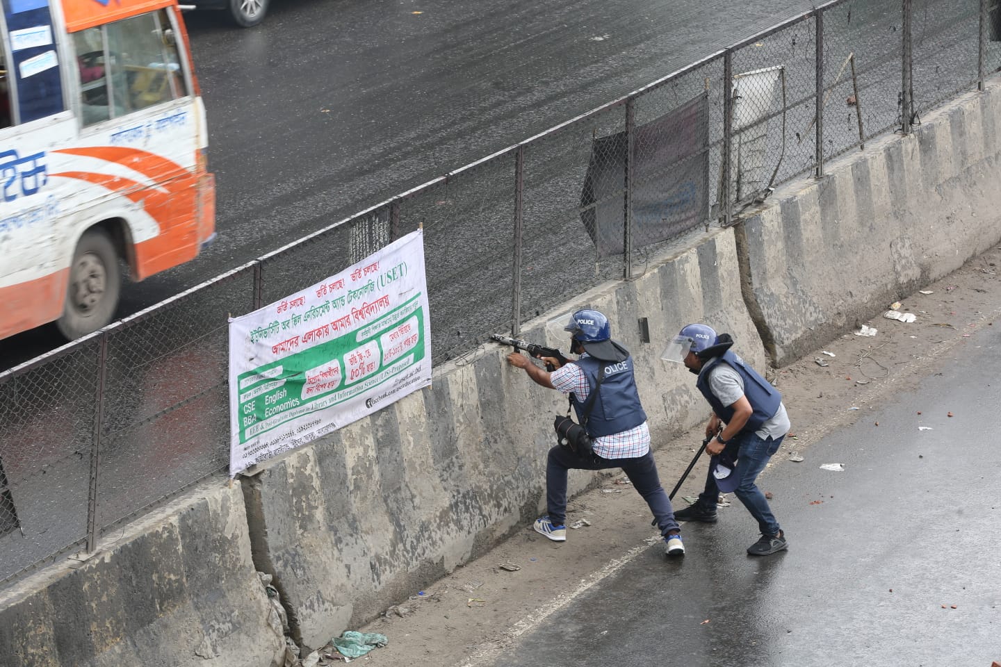 রাজধানীতে একাধিক স্থানে পুলিশ-বিএনপি সংঘর্ষ