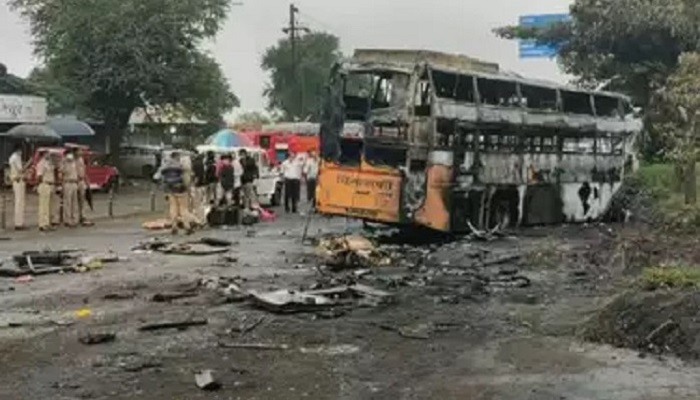 মহারাষ্ট্রে চলন্ত বাসে আগুন, শিশুসহ নিহত ২৫