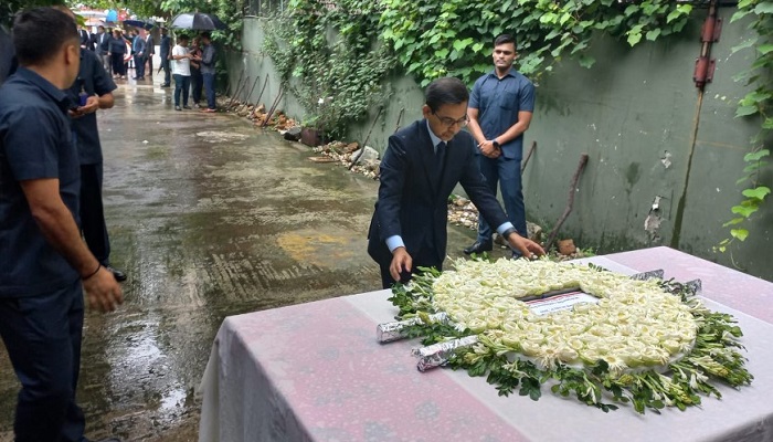 হলি আর্টিজানে নিহতদের প্রতি বিভিন্ন দূতাবাসের শ্রদ্ধা