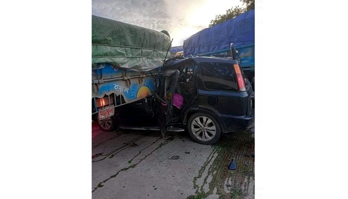 দাঁড়িয়ে থাকা ট্রাকে প্রাইভেটকারের ধাক্কা, চালকসহ নিহত ২