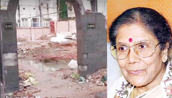 ভেঙে গুড়িয়ে দেওয়া হলো সন্ধ্যা মুখোপাধ্যায়ের বাড়ি