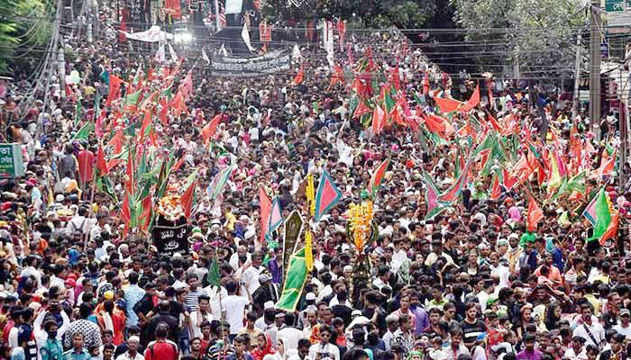 রাজধানীতে তাজিয়া মিছিলে হাজারো মানুষ