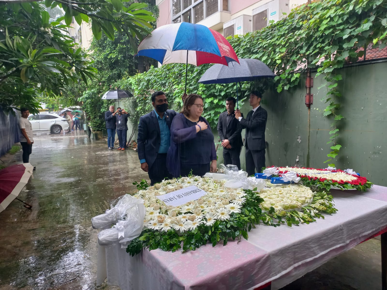 হলি আর্টিজানে নিহতদের প্রতি বিভিন্ন দূতাবাসের শ্রদ্ধা