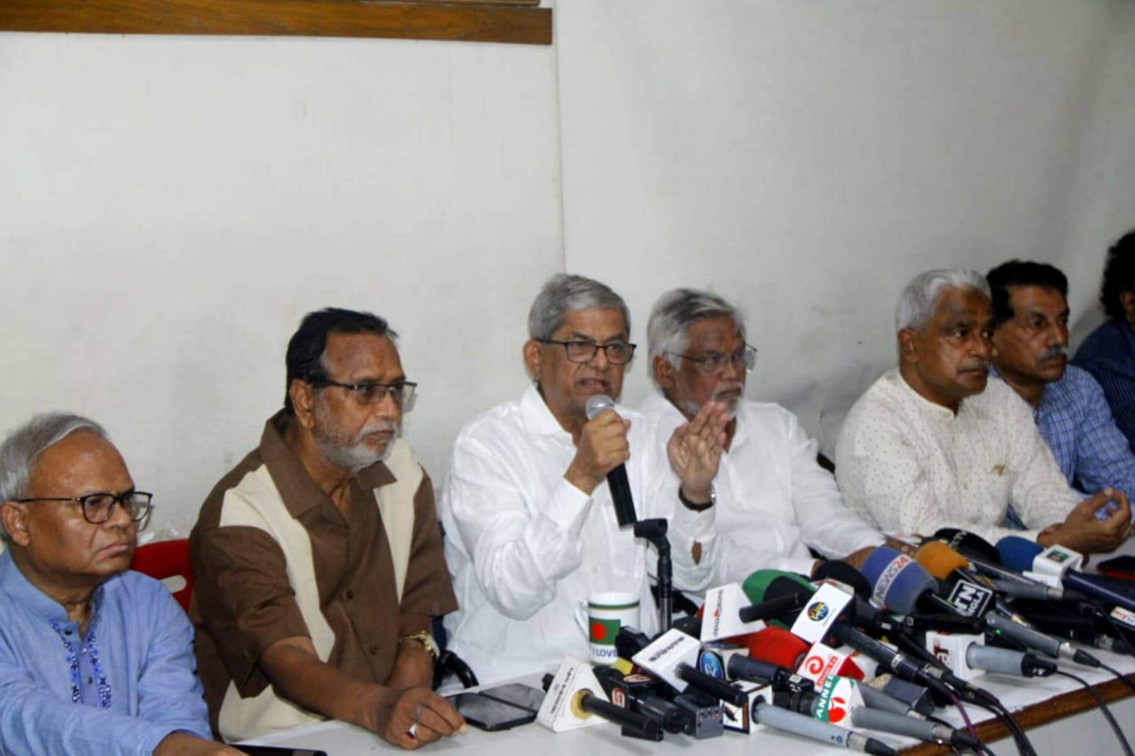 সরকারের বিশেষ ব্যক্তিরা উসকানিমূলক বক্তব্য দিচ্ছেন: ফখরুল