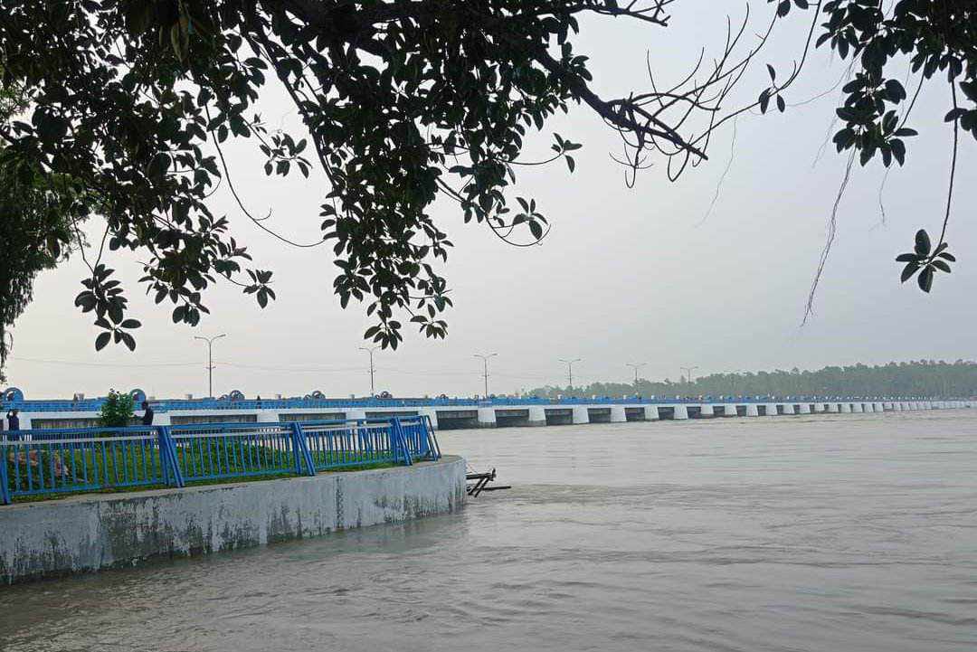 তিস্তায় বাড়ছে পানি, হাজারো মানুষ পানিবন্দী