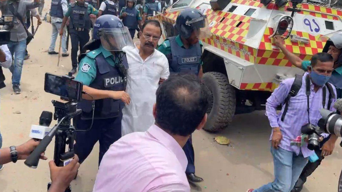 রাজধানীতে একাধিক স্থানে পুলিশ-বিএনপি সংঘর্ষ