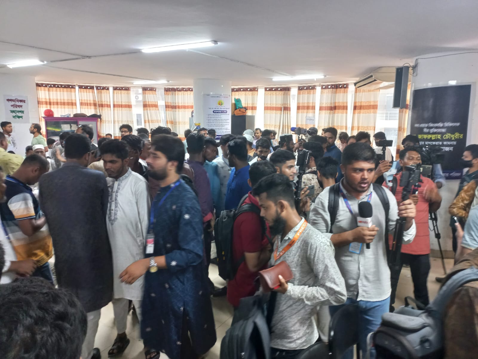 নুরপন্থীদের কাউন্সিল শুরু, চলছে ভোট