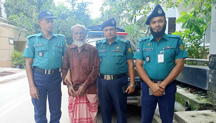 সিগারেট-জুতার সূত্র ধরে কুমিল্লা থেকে খুনি গ্রেপ্তার