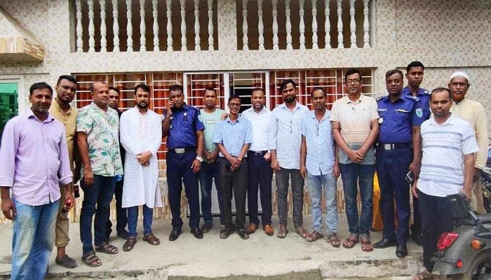 বিশিষ্টজনের সম্মানে মোছাব্বির হোসেন জুনেদের মধ্যাহ্নভোজ