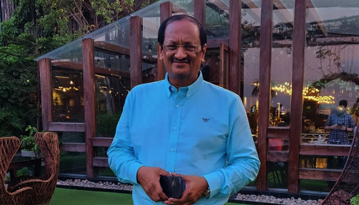 আইডিয়ালের ছাত্রীকে বিয়ে: মুশতাকের বিরুদ্ধে ধর্ষণ মামলা