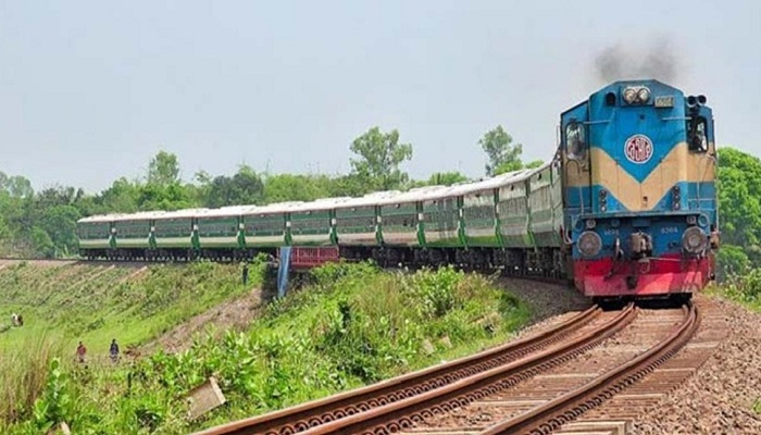 রেলসেতু পারাপার হতে গিয়ে প্রাণ গেল ২ মাজার ভক্তের