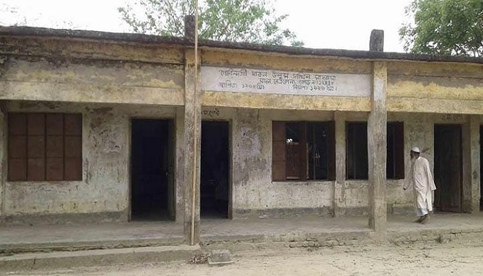 মদনে রেজিষ্ট্রেশনের নামে অতিরিক্ত টাকা আদায়ের অভিযোগ