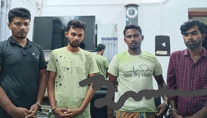 মহম্মদপুরে ৮ ডাকাত আটক, স্বর্ণালঙ্কার উদ্ধার