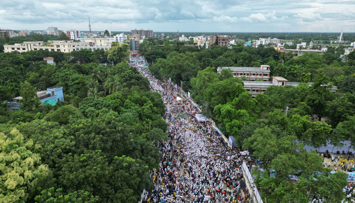 ‘মুই অমপুরের কোনো জনসভাত এতো মানুষ নাই দ্যাকো বাহে’