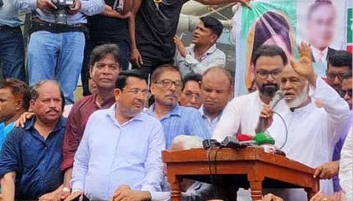 সরকারকে লাল কার্ড দেখিয়ে দিয়েছে জনগণ