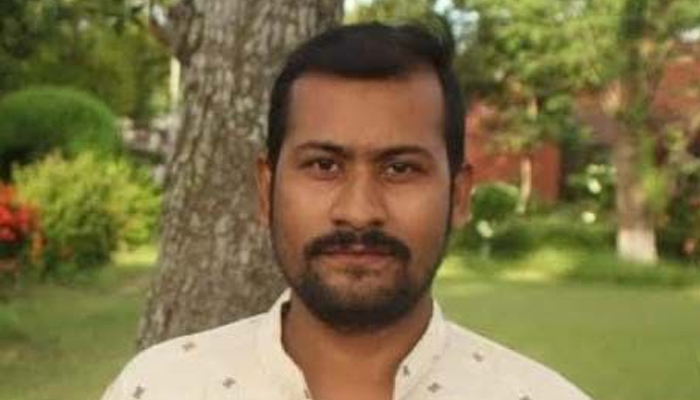 টয়লেট থেকে গৃহবধূর বস্তাবন্দী মরদেহ, স্বামী আটক